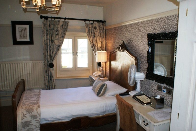 The Royal Oak Hotel, Welshpool, Mid Wales Exterior foto