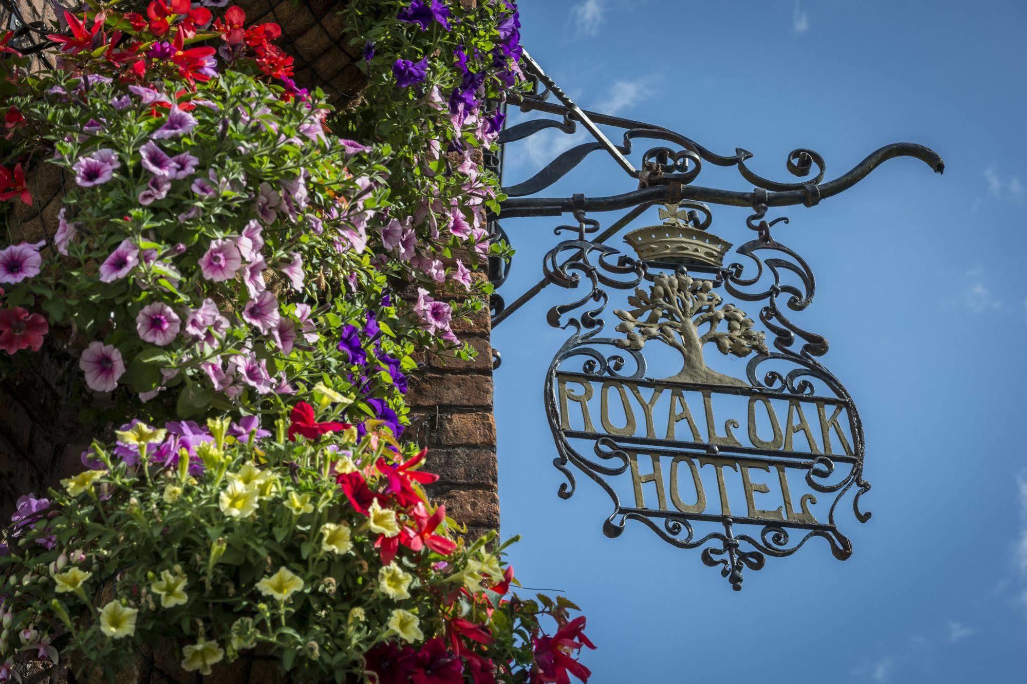 The Royal Oak Hotel, Welshpool, Mid Wales Exterior foto