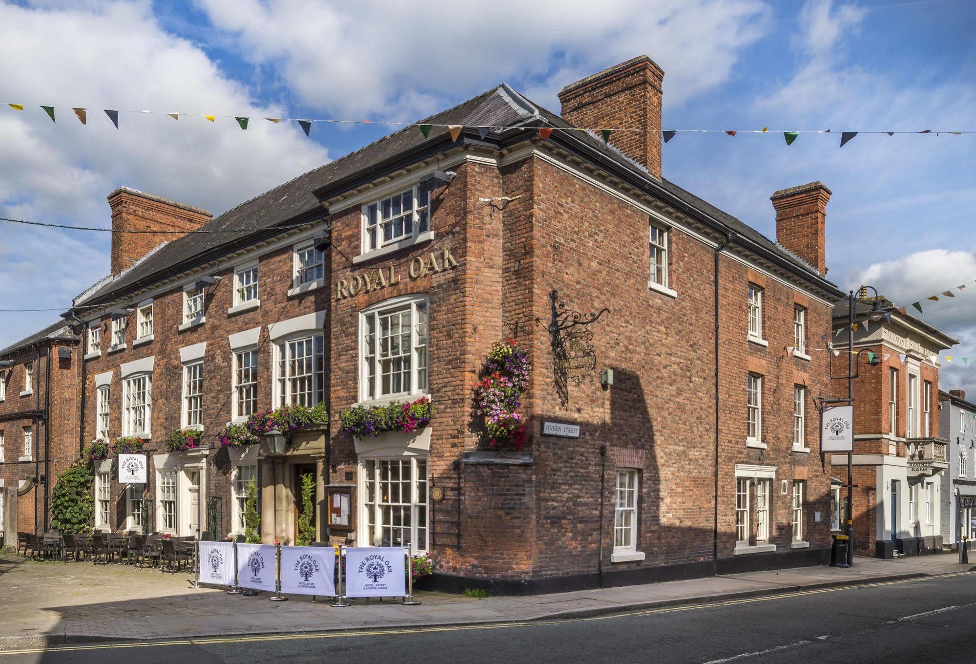 The Royal Oak Hotel, Welshpool, Mid Wales Exterior foto