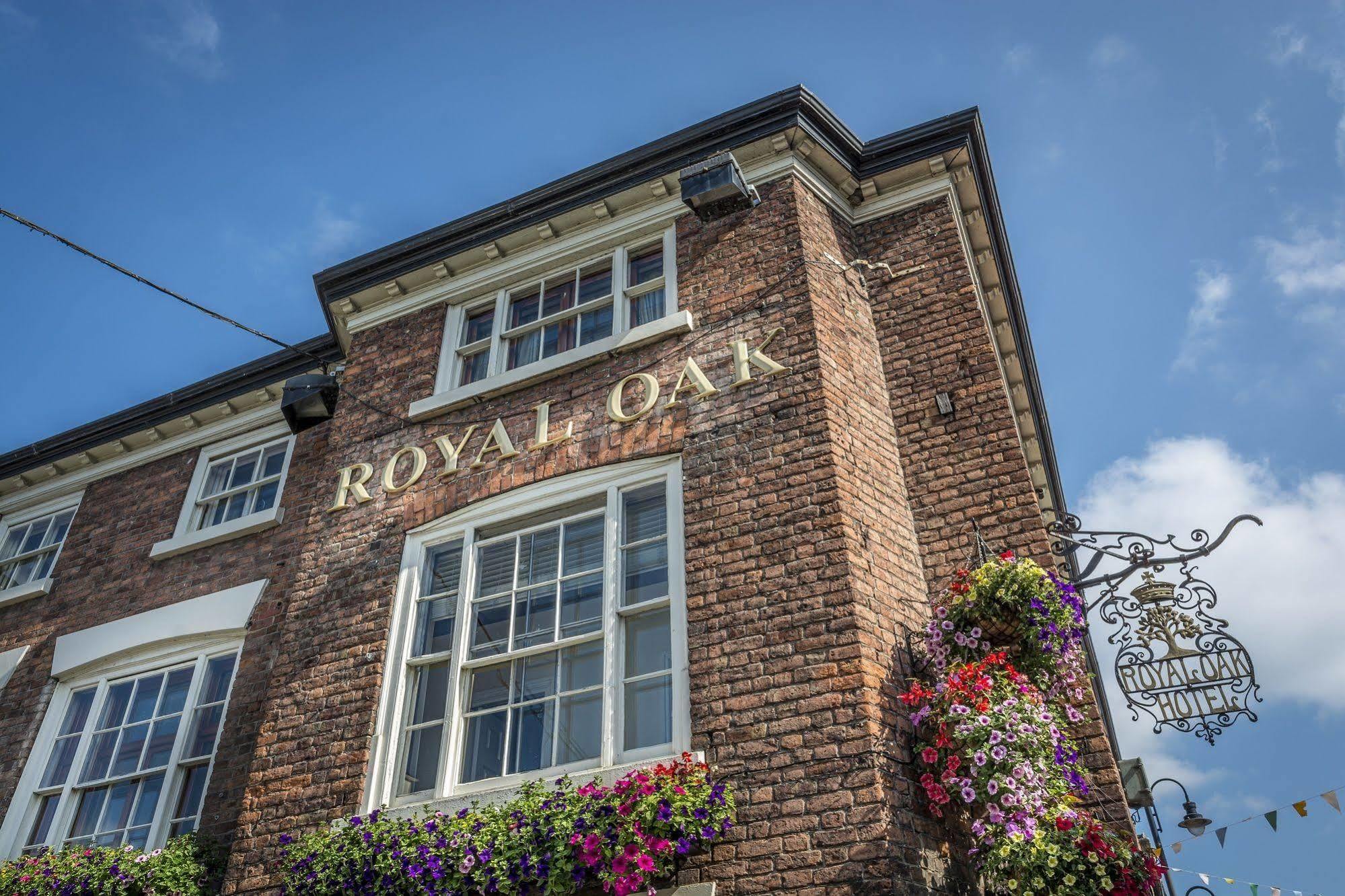 The Royal Oak Hotel, Welshpool, Mid Wales Exterior foto
