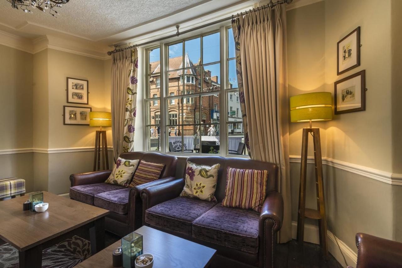 The Royal Oak Hotel, Welshpool, Mid Wales Exterior foto